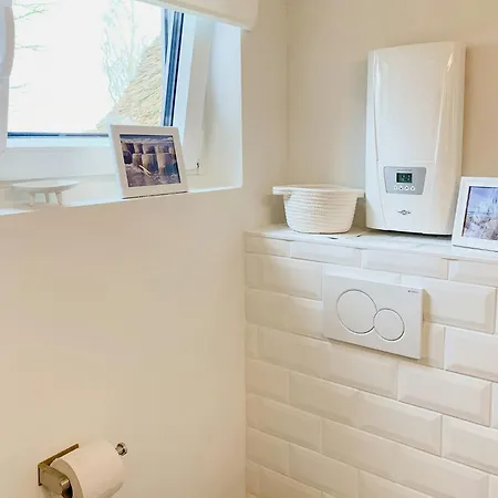 Semesterbostad Baltic Retreat Thatched Roof Minutes From Sea